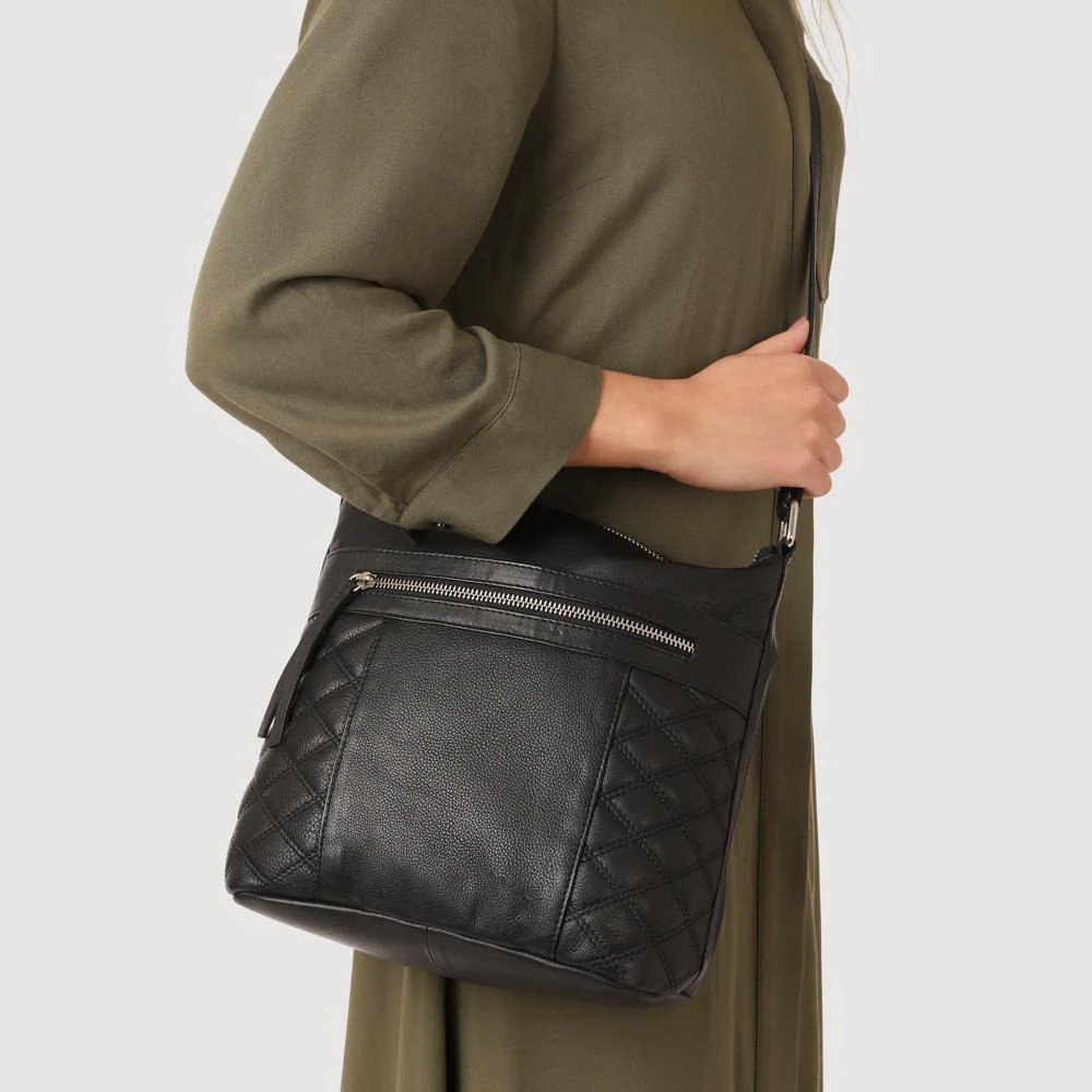 Smart Quilted Crossbody Bag - JWNBG41002 / 327 770 - Black - Image 4