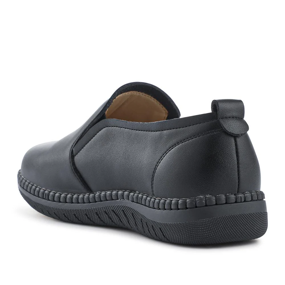 Wide Fit Smart Slip-On Shoes With Leather Insole - WLIG42000 / 327 929 - Black - Image 3