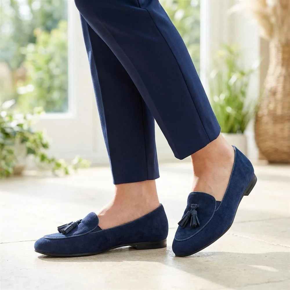 Smart Tasselled Heeled Loafers - WK43011 / 328 999 - Navy - Image 2