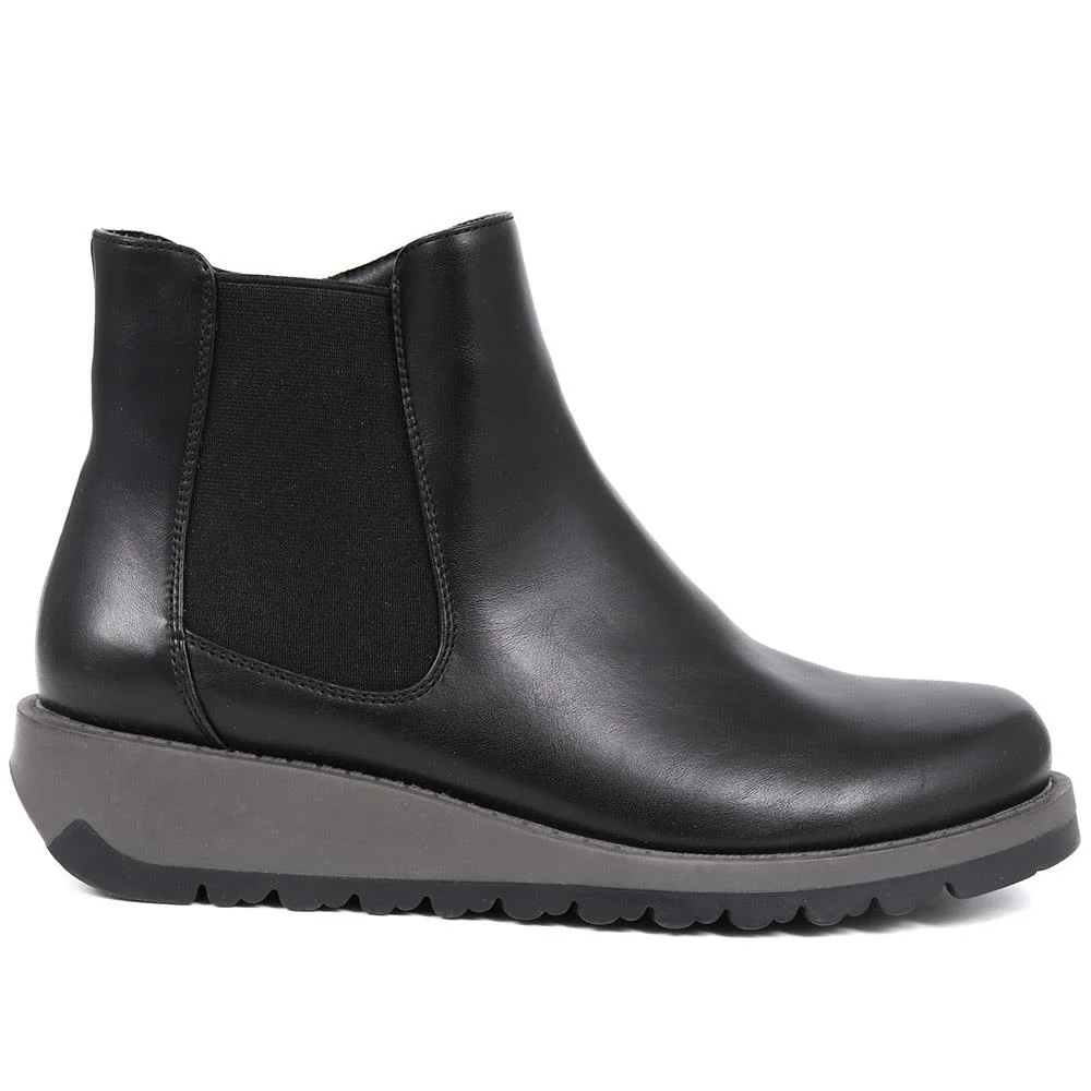 Wedge-Heeled Chelsea Boots - WK40015 / 326 128 - Black - Image 2