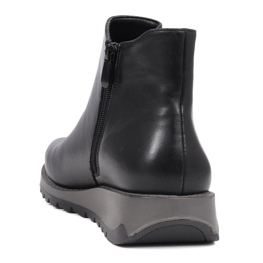 Wedge-Heeled Chelsea Boots - WK40015 / 326 128 - Black - Image 3