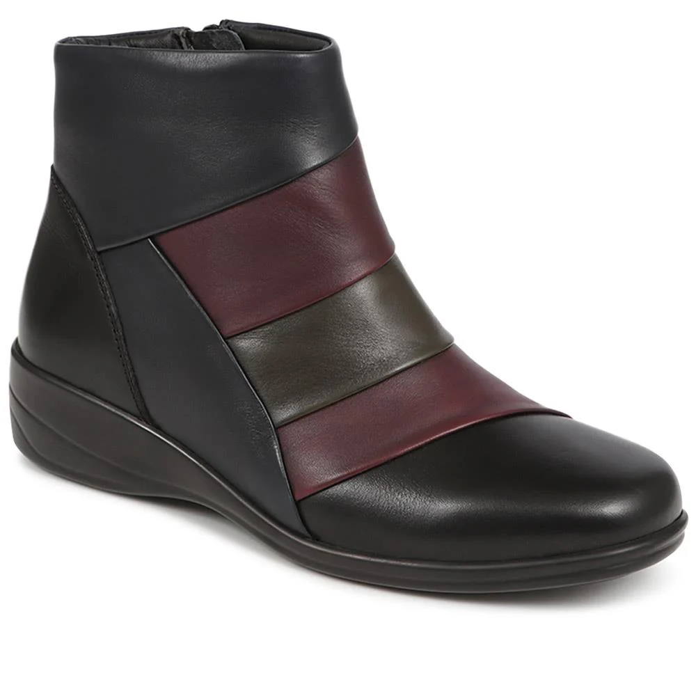 Wedged-Heel Ankle Boots  - KF40003 / 326 514