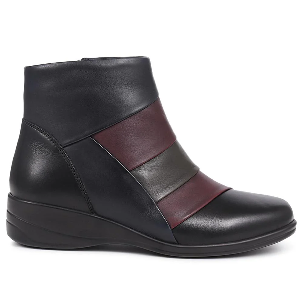 Wedged-Heel Ankle Boots - KF40003 / 326 514 - Black Multi - Image 2