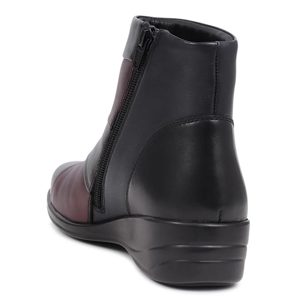 Wedged-Heel Ankle Boots - KF40003 / 326 514 - Black Multi - Image 3