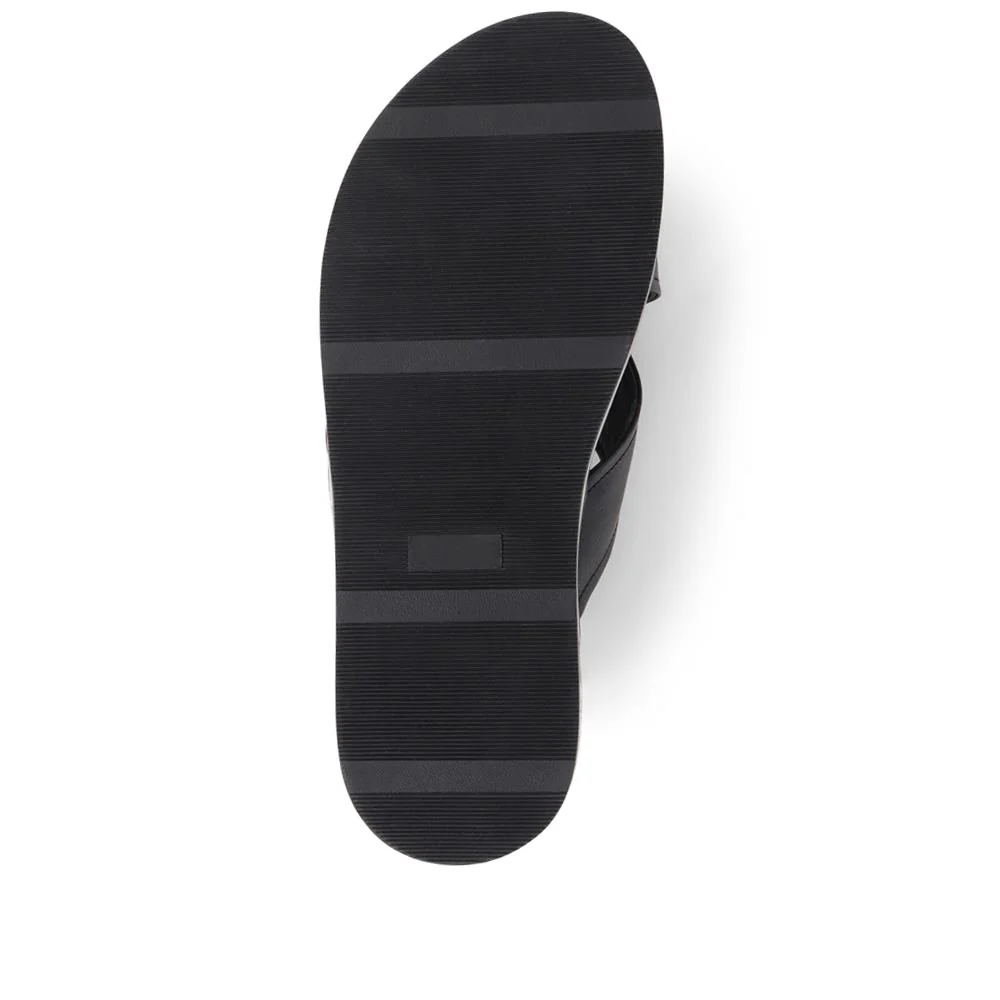 Whitstable Leather Sliders - WHITSTABLE / 325 003 - Black - Image 4
