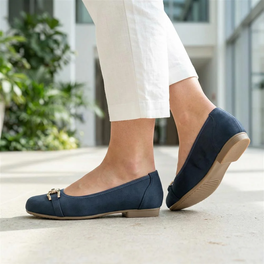 Wide Fit Buckle Detailed Pumps - WK43001 / 328 967 - Navy - Image 2