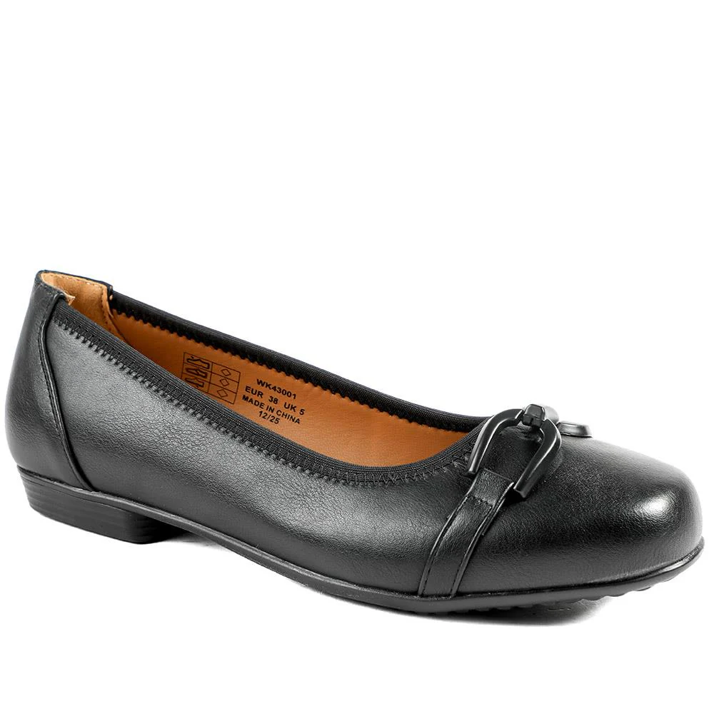 Wide Fit Buckle Detailed Pumps - WK43001 / 328 967 - Black