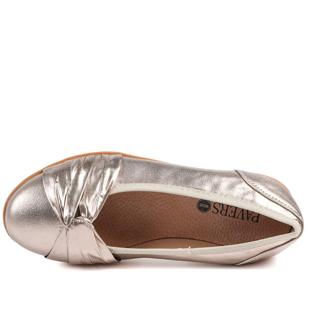 Wide Fit Chunky Bow Detailed Pumps - BRK43006 / 329 008 - Gold - Image 5