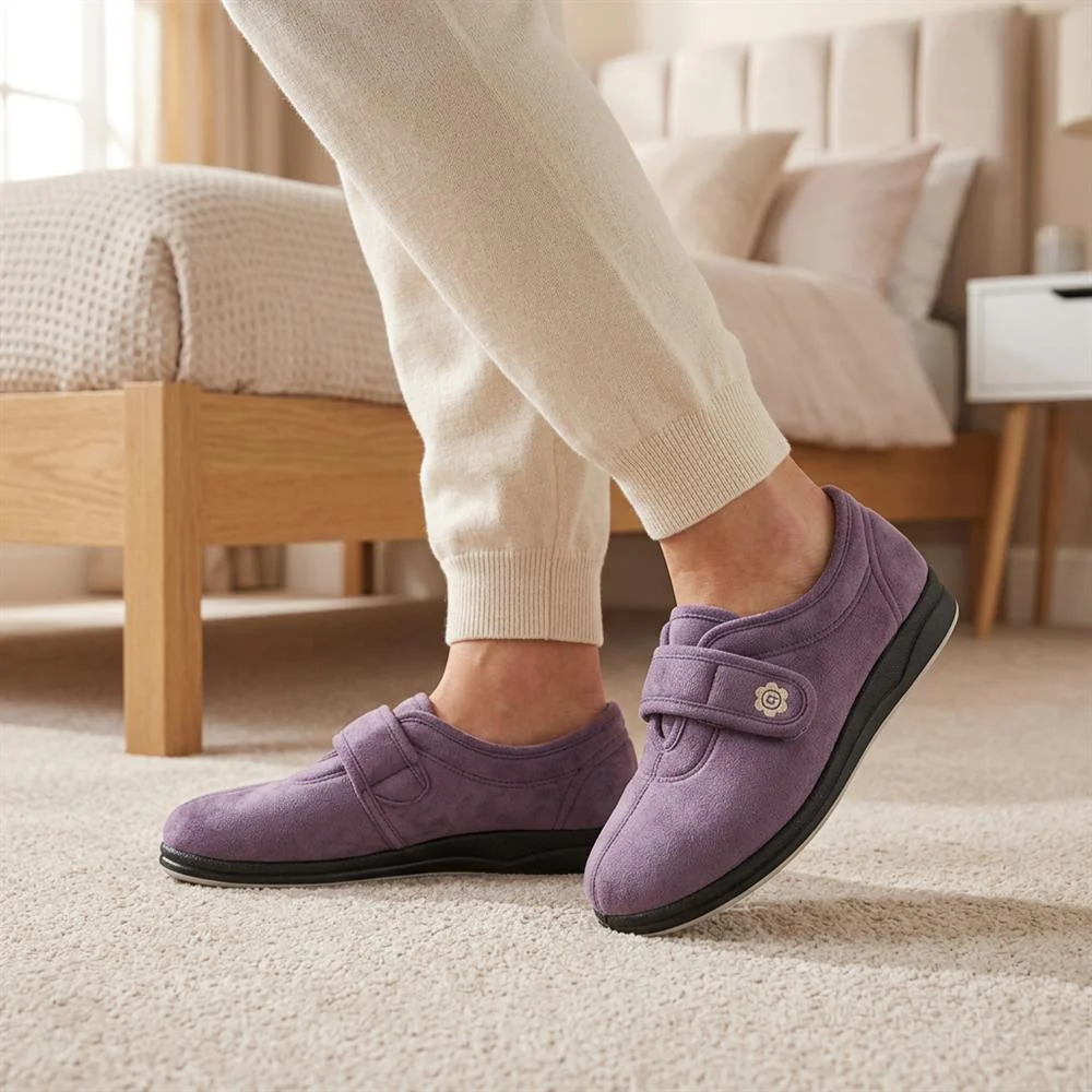 Wide Fit Cosy Adjustable Fasten Slippers - QING43001 / 329 336 - Lilac - Image 2