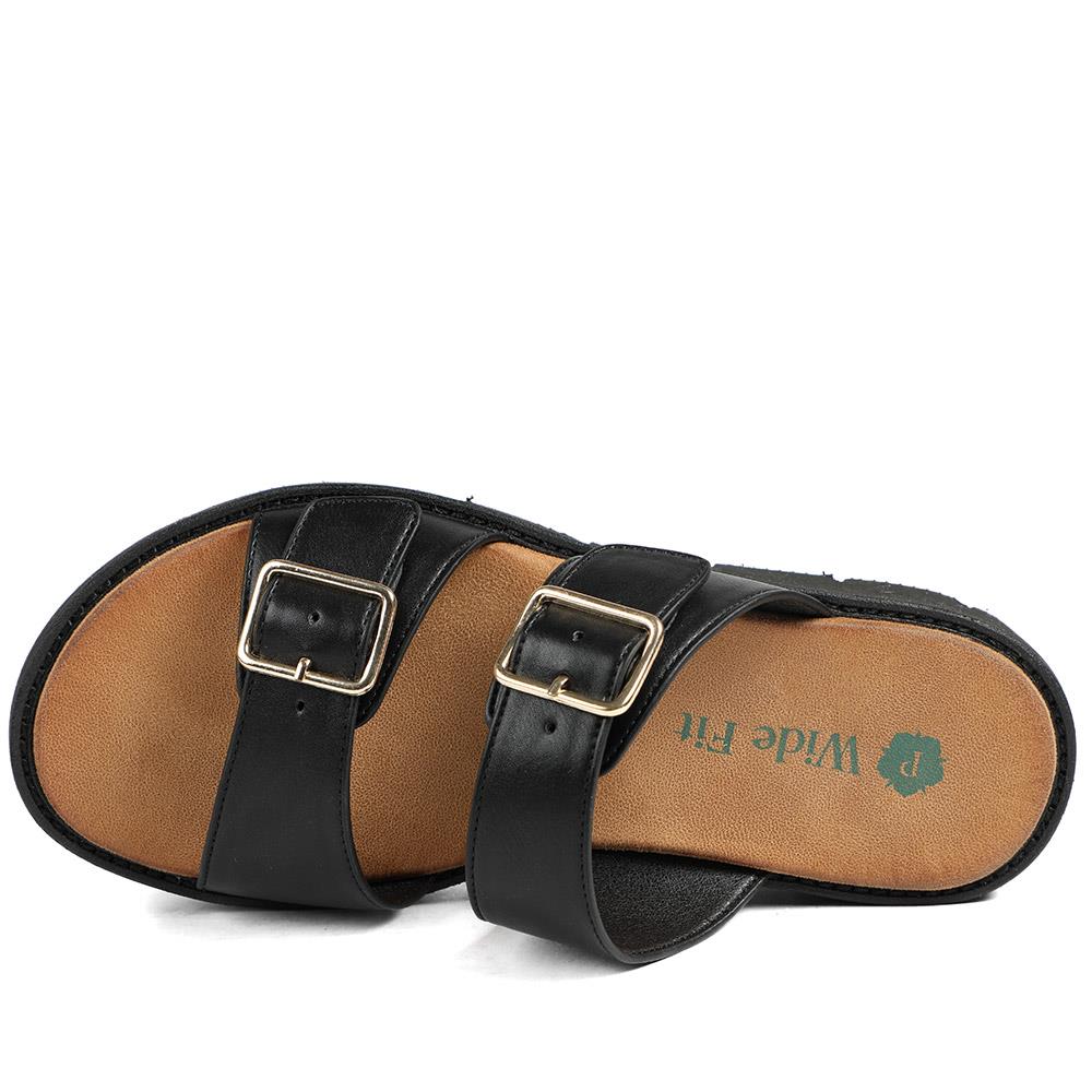 Wide Fit Cushioned Buckled Sandals - BAIZH43015 / 329 140 - Black - Image 5