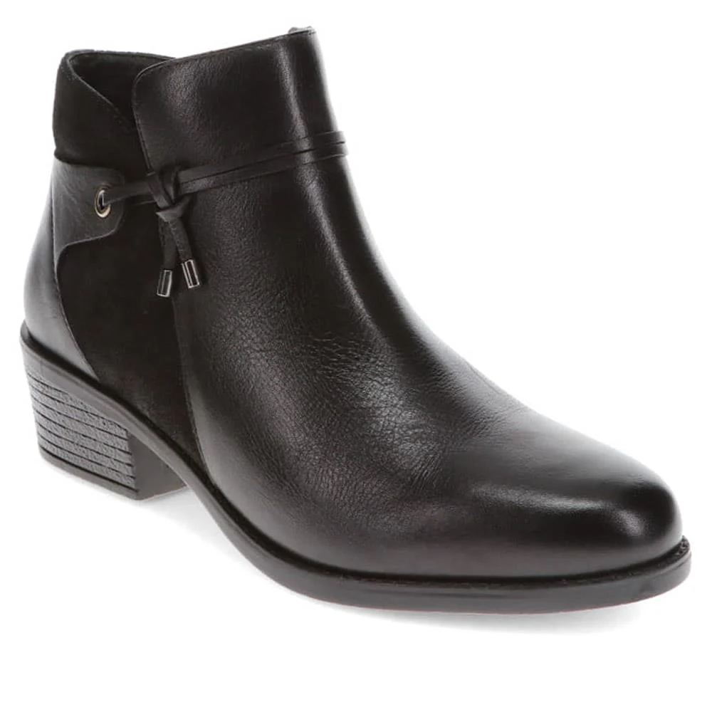 Wide-Fit Lace Detail Ankle Boots - PERFO40005 / 326 274