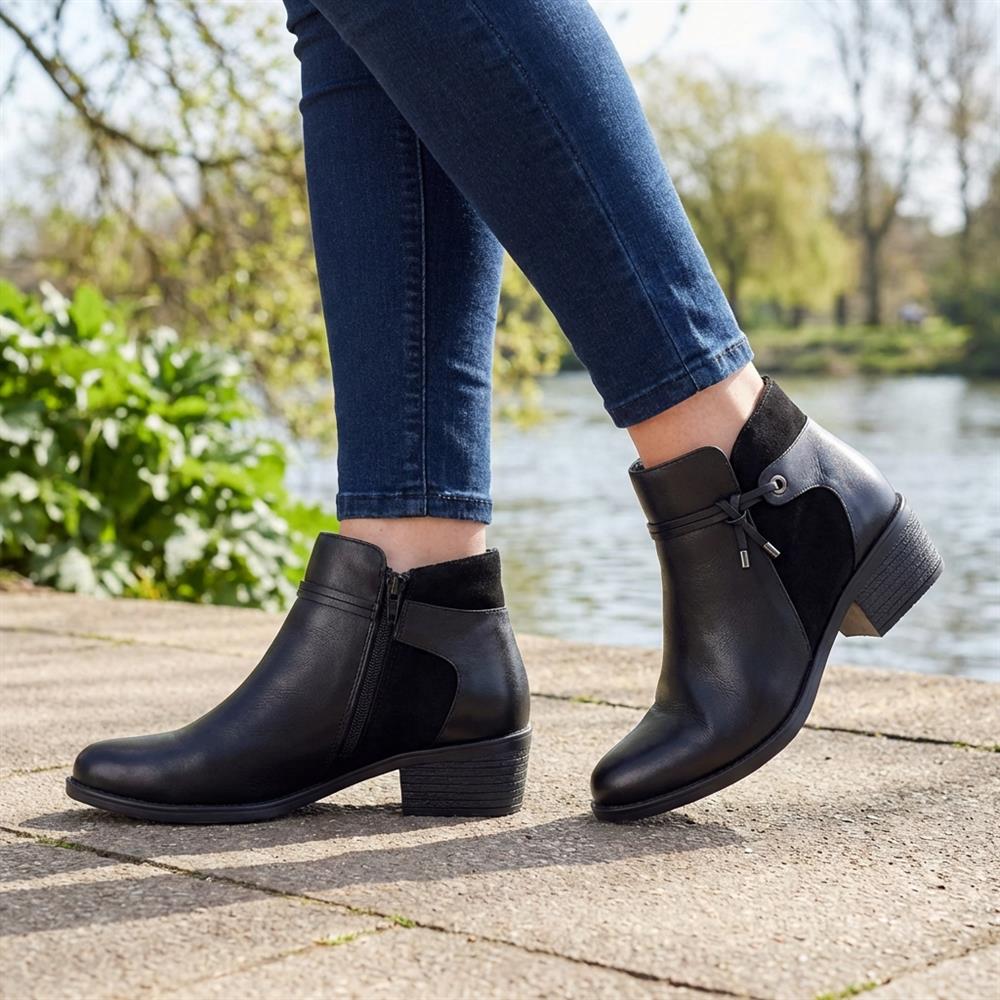 Wide-Fit Lace Detail Ankle Boots - PERFO40005 / 326 274 - Black - Image 2