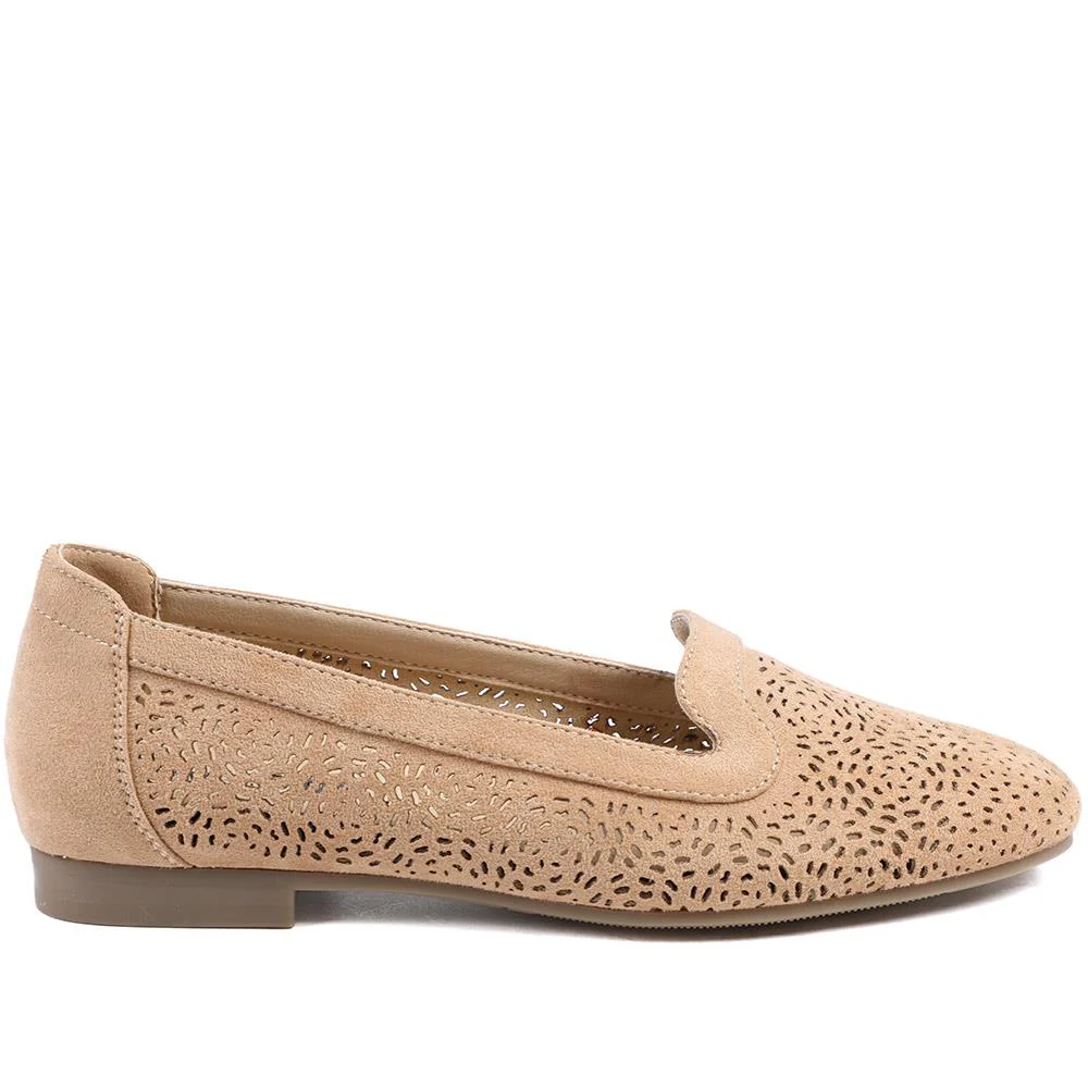 Wide Fit Laser Cut Slip On Shoes - WK43013 / 329 000 - Beige - Image 3