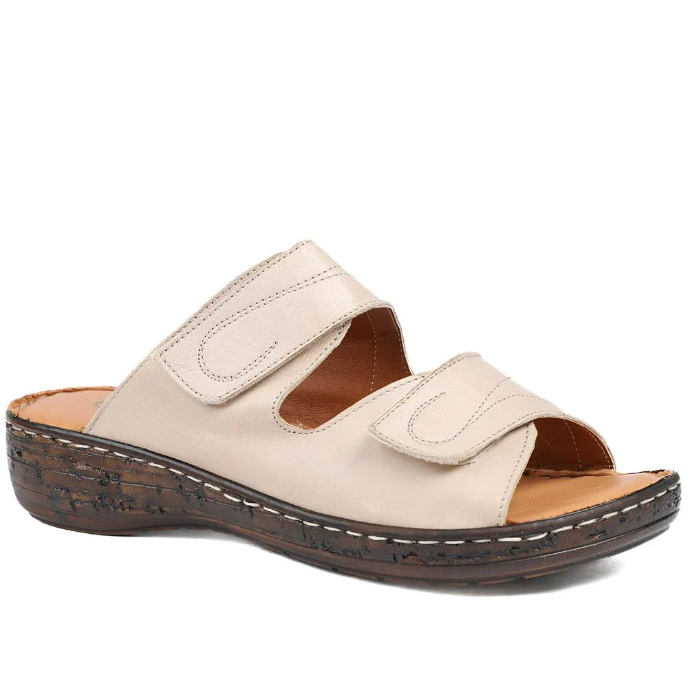 Wide Fit Leather Adjustable Fastening Sandals - LUCK43010 / 329 155