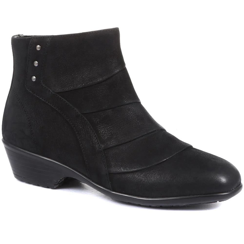 Wide Fit Leather Ankle Boots - KF34005 / 320 899 - Black