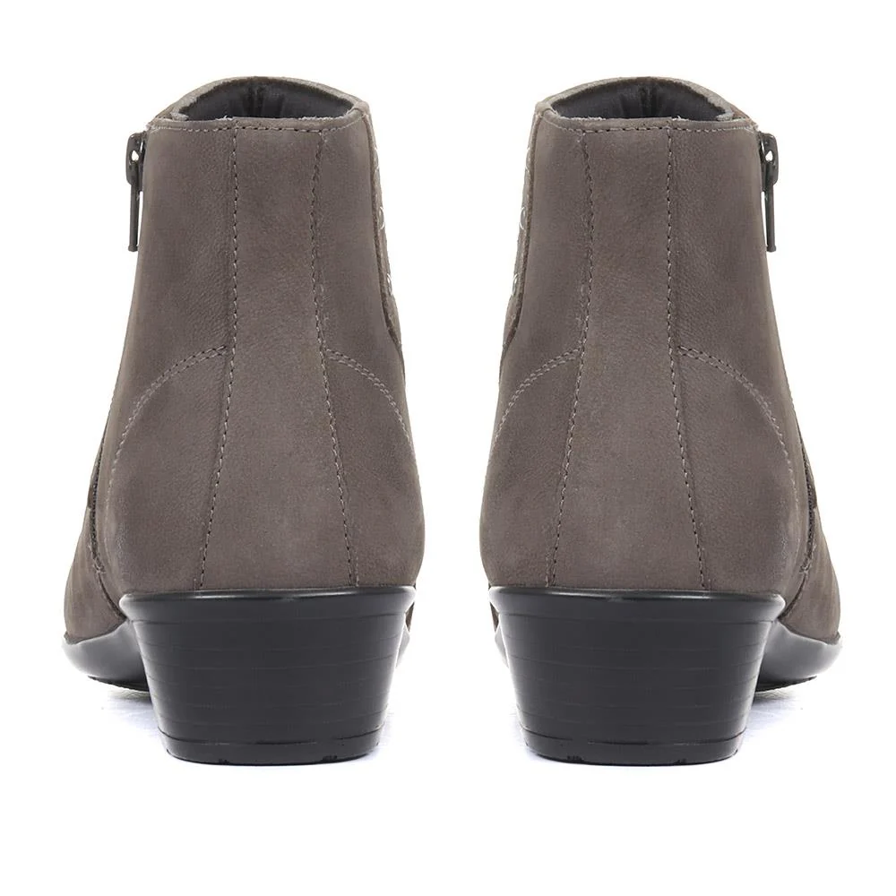 Wide Fit Leather Ankle Boots - KF34005 / 320 899 - Grey - Image 3