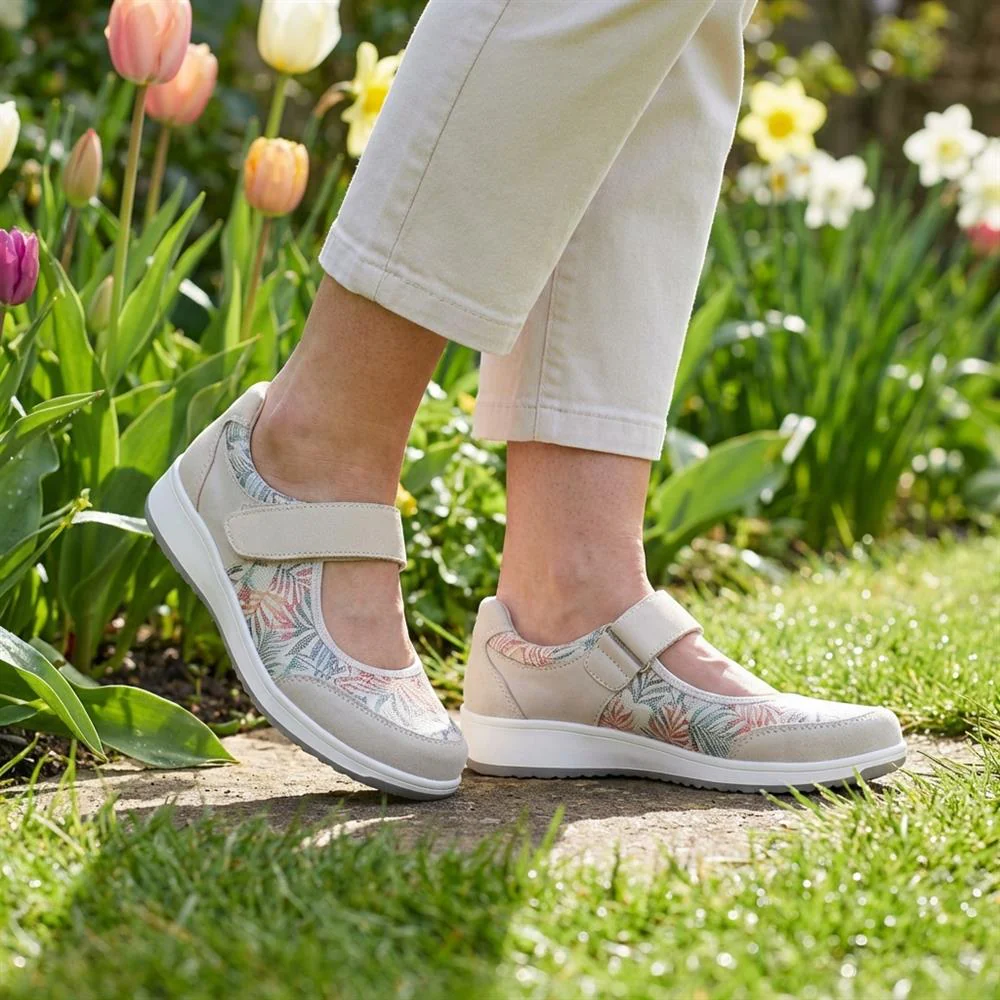 Wide Fit Leather Mary Janes - BRK42012 / 328 095 - BEIGE FLORAL - Image 2