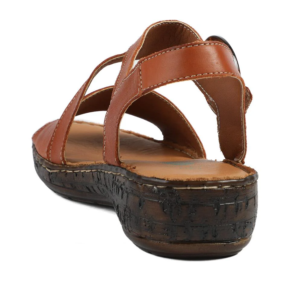 Wide Fit Leather Sandals With Buckle Fastening - LUCK43007 / 329 406 - Tan - Image 4