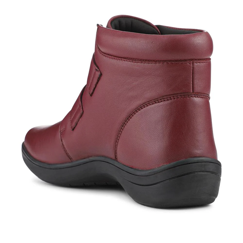 Wide Fit Leather Touch Fasten Boots - KF42005 / 328 423 - Burgundy - Image 3