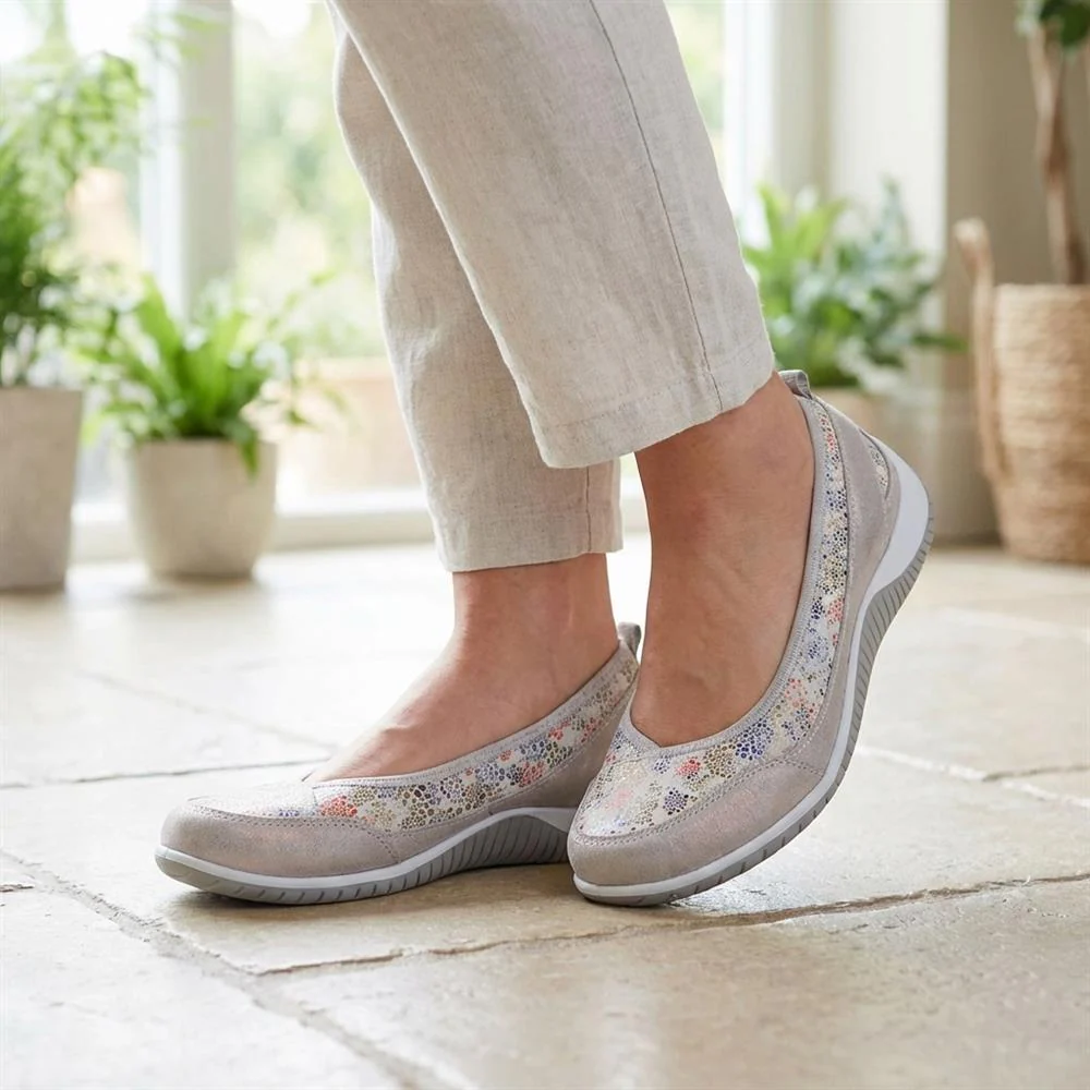 Wide Fit Memory Foam Floral Pumps - BRK43007 / 329 007 - Floral - Image 2