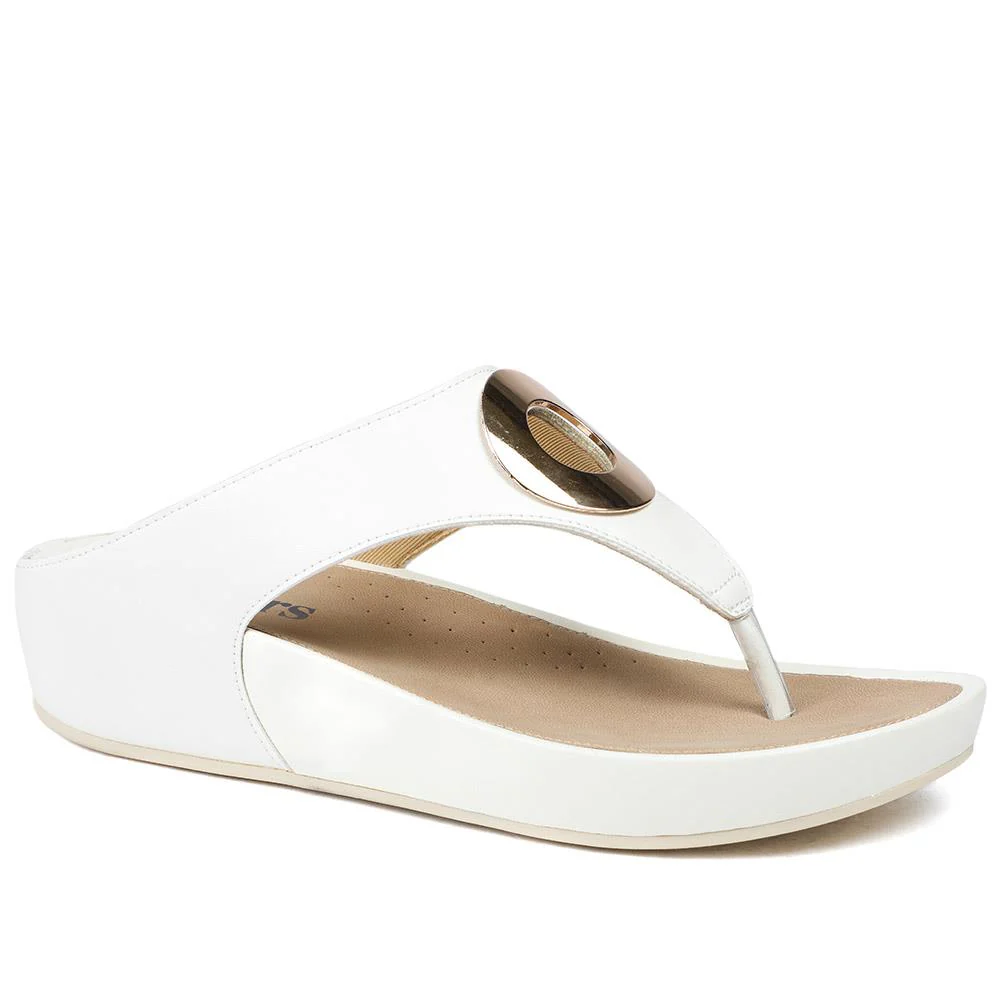 Wide Fit Toe Post Wedge Sandals - BAIZH43063 / 329 466 - White