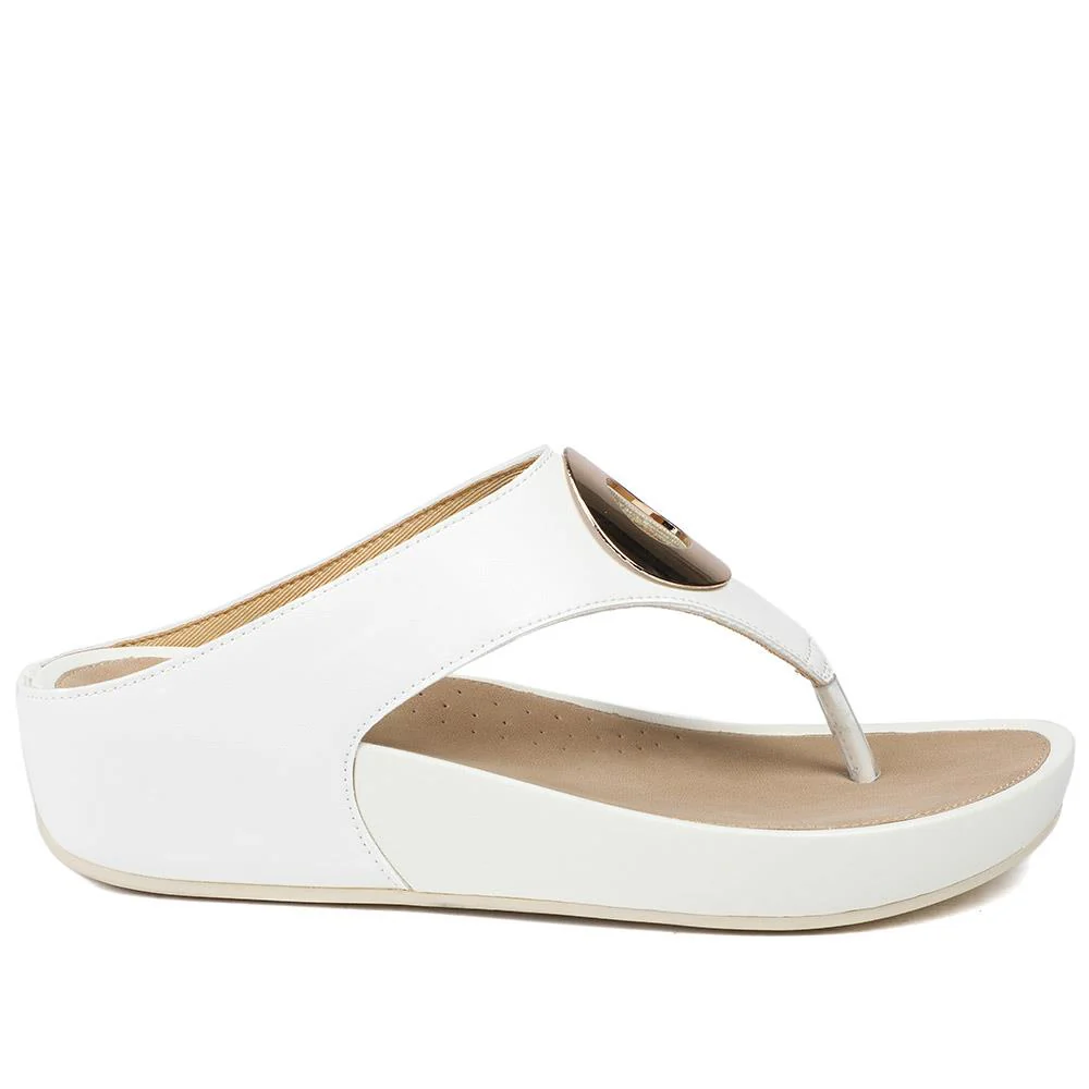 Wide Fit Toe Post Wedge Sandals - BAIZH43063 / 329 466 - White - Image 2