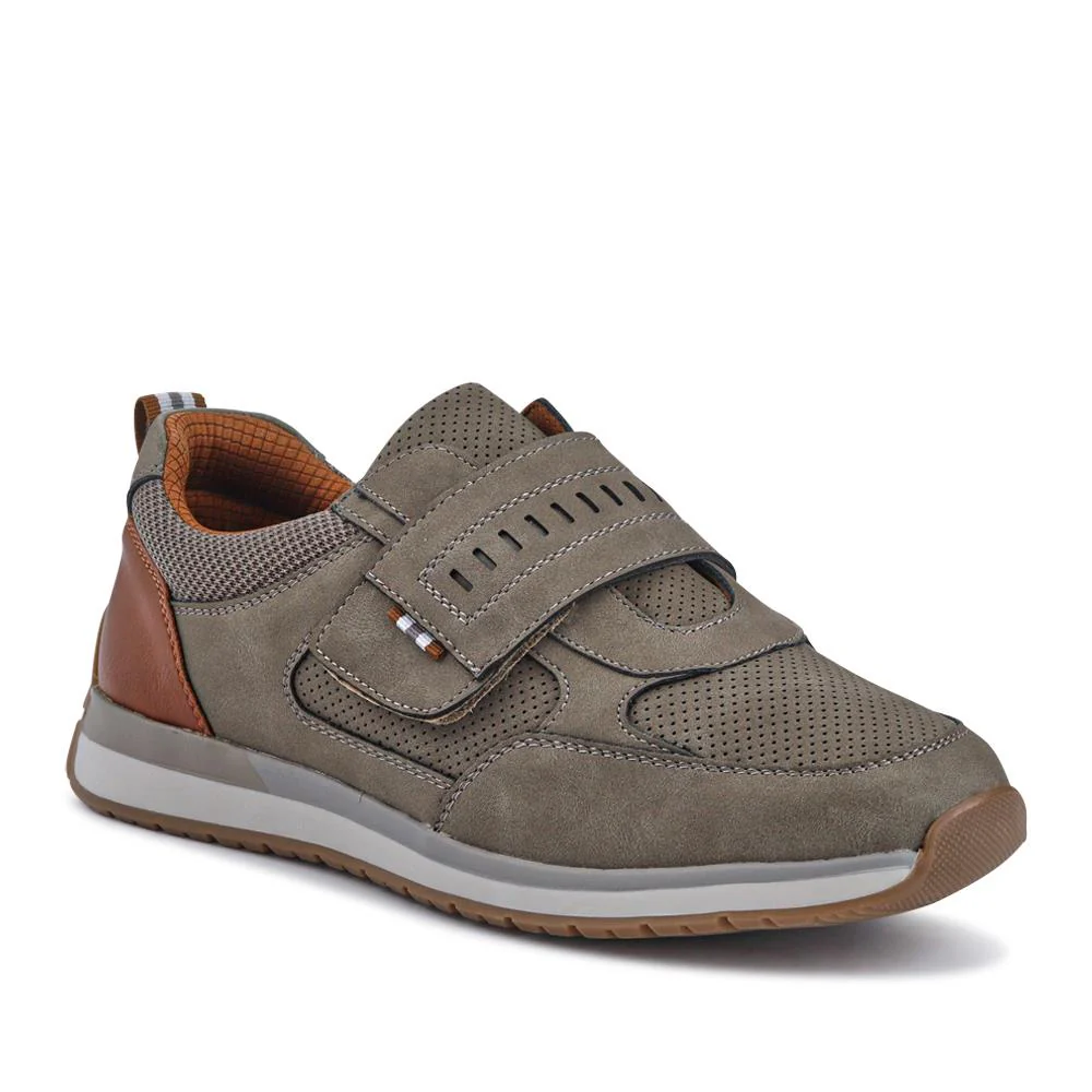 Wide-Fit Touch-Fasten Trainers - GANG41011 / 327 572 - Image 3